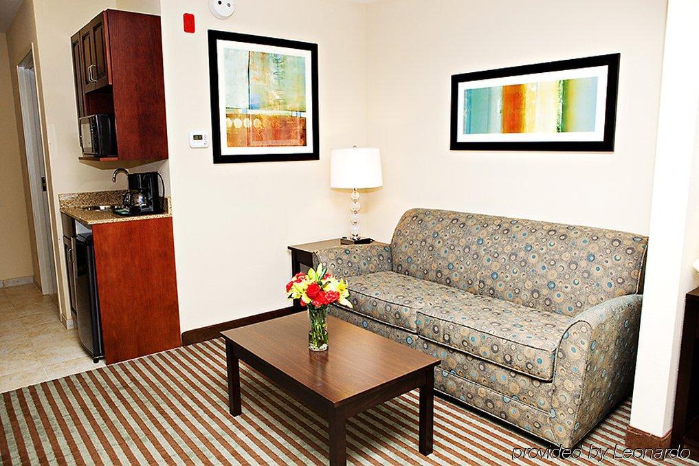 Holiday Inn Express & Suites Youngstown West I 80, An Ihg Hotel Phòng bức ảnh