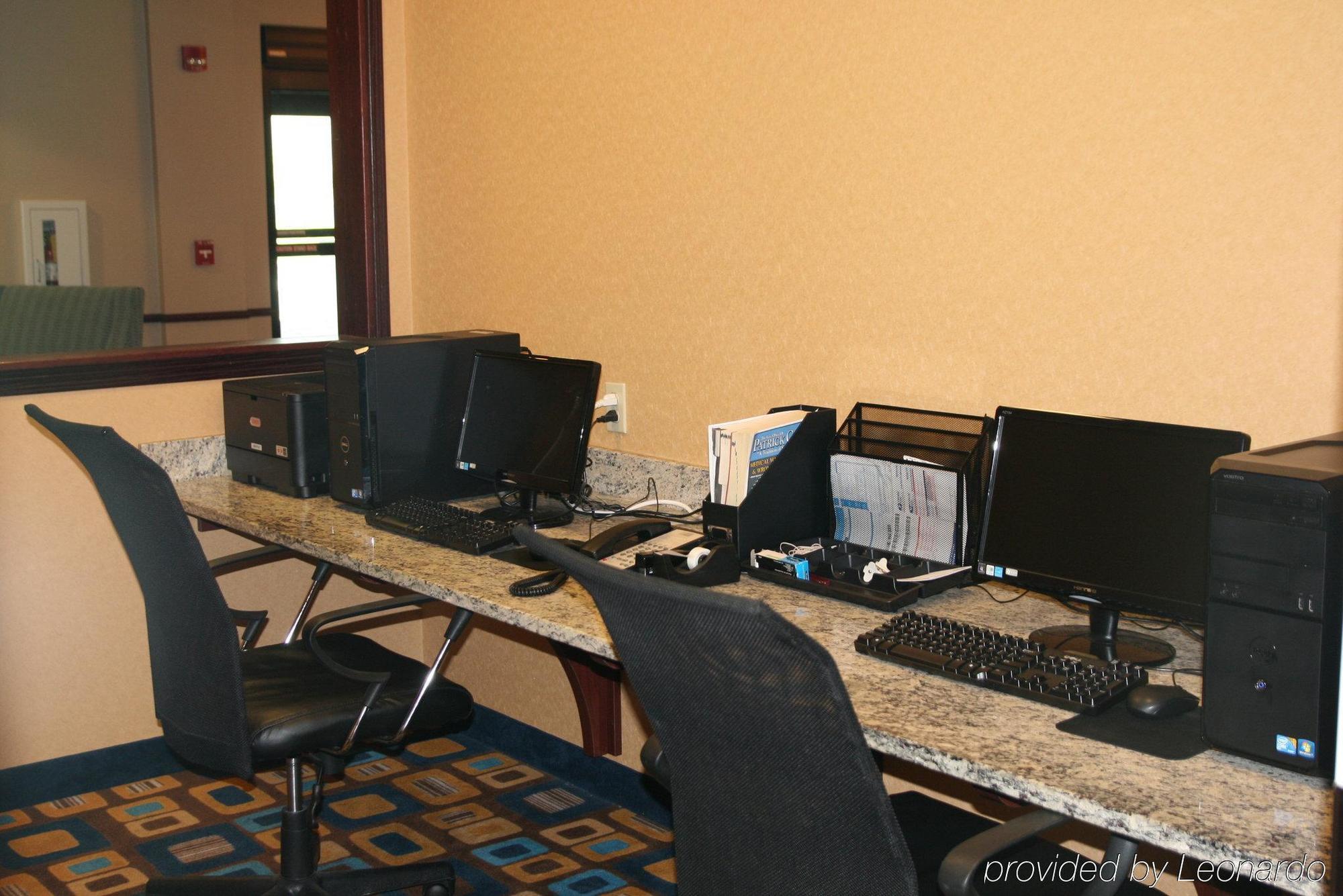Holiday Inn Express & Suites Youngstown West I 80, An Ihg Hotel Ngoại thất bức ảnh