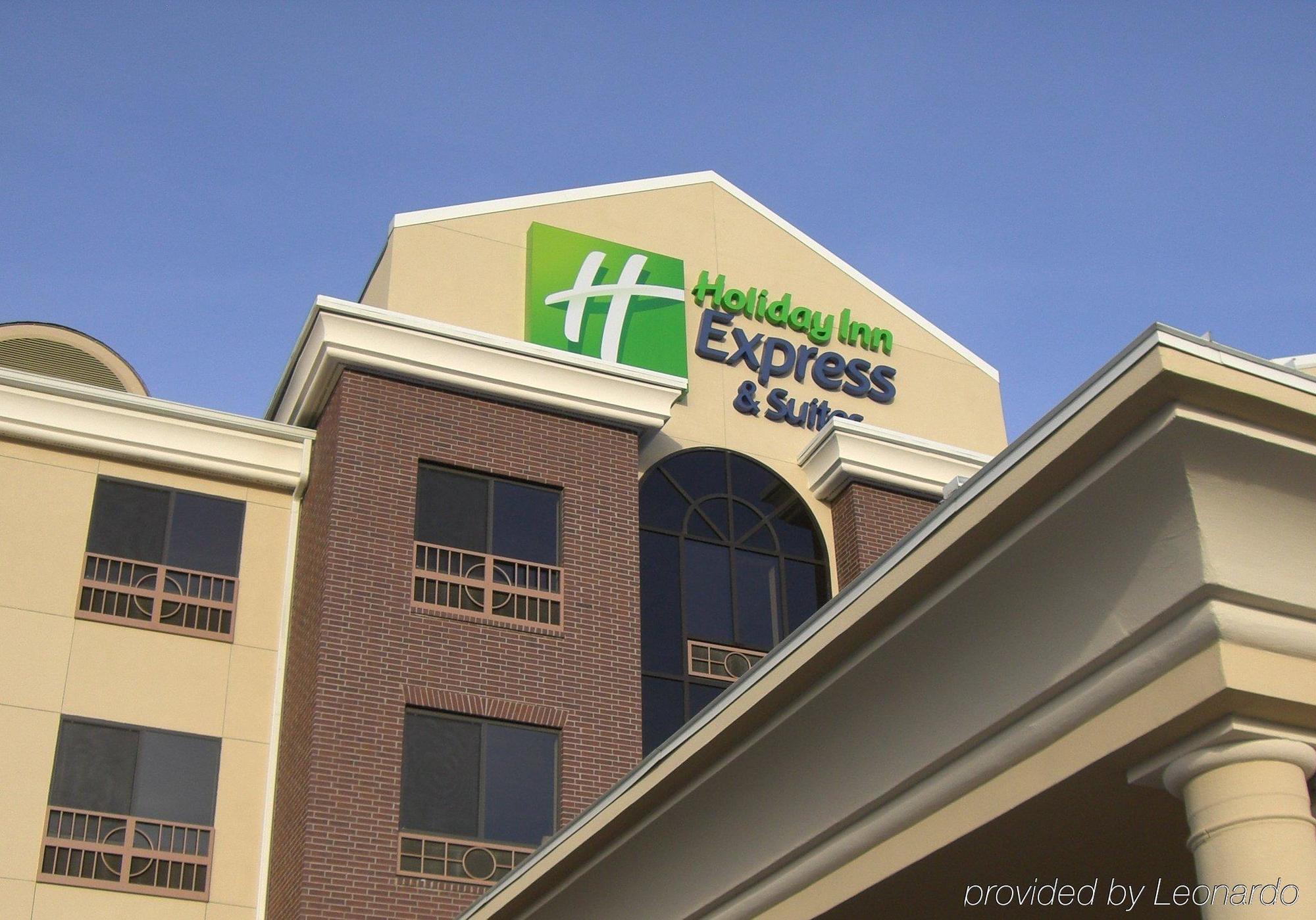 Holiday Inn Express & Suites Youngstown West I 80, An Ihg Hotel Ngoại thất bức ảnh